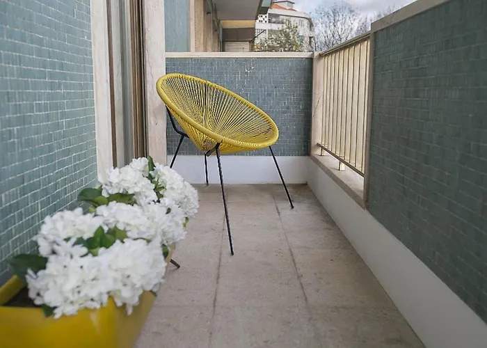 Sweet Cashmere - Spacious With Balcony Near Metro & Airport