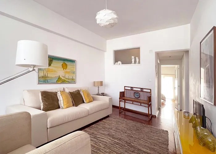 Sweet Cashmere - Spacious With Balcony Near Metro & Airport *