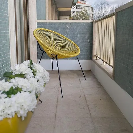 Sweet Cashmere - Spacious With Balcony Near Metro & Airport